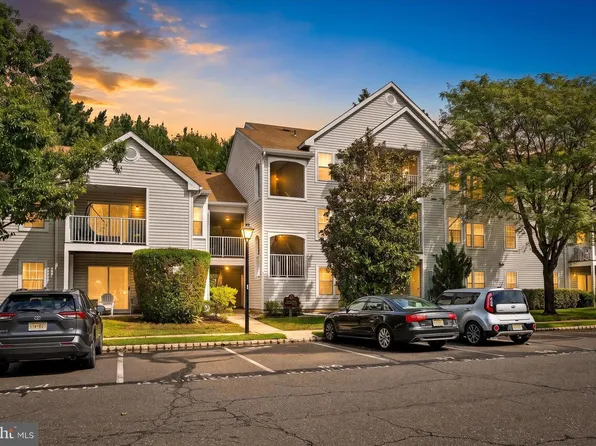 411 Walden Cir, Robbinsville, NJ 08691