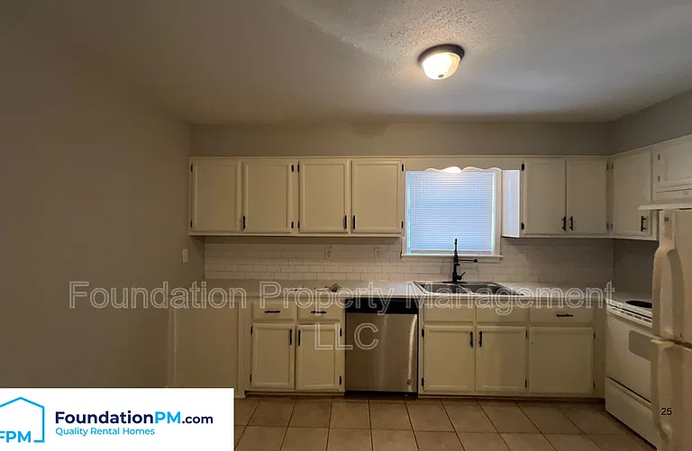 34 N Idlewild St #11 — Photo 4