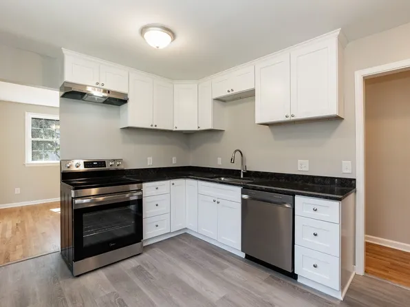 304 Hickory Dr, Chapel Hill, NC 27517