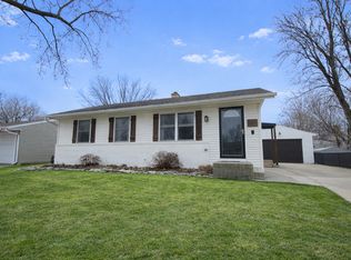 617 Orchard St, Dixon, IL 61021