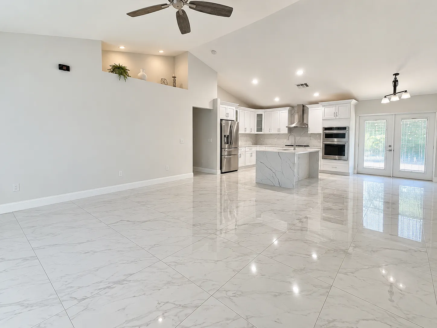3 bed, 1712 sqft, $2,450 — Photo 2
