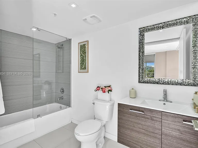 9901 E Bay Harbor Dr #403 — Photo 46