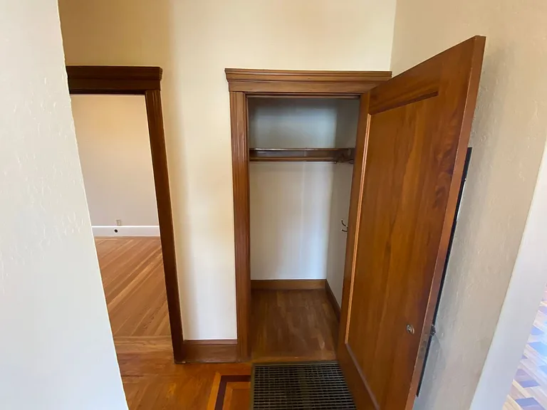 42 Castle Manor Ave — Photo 22