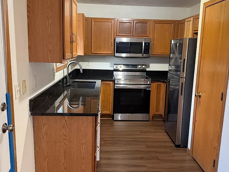 627 SE 27th Ct — Photo 5