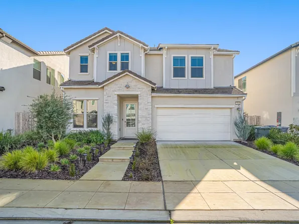 2944 Vermont Ave, Clovis, CA 93619