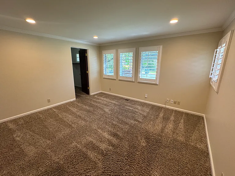 255 Circle Dr — Photo 18