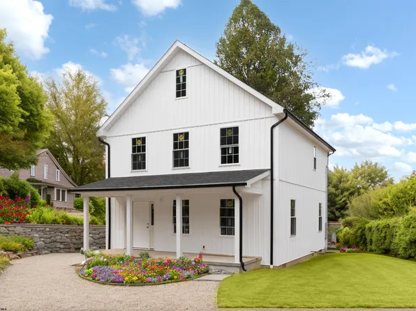 122 Montgomery Rd, Weston, WV 26452