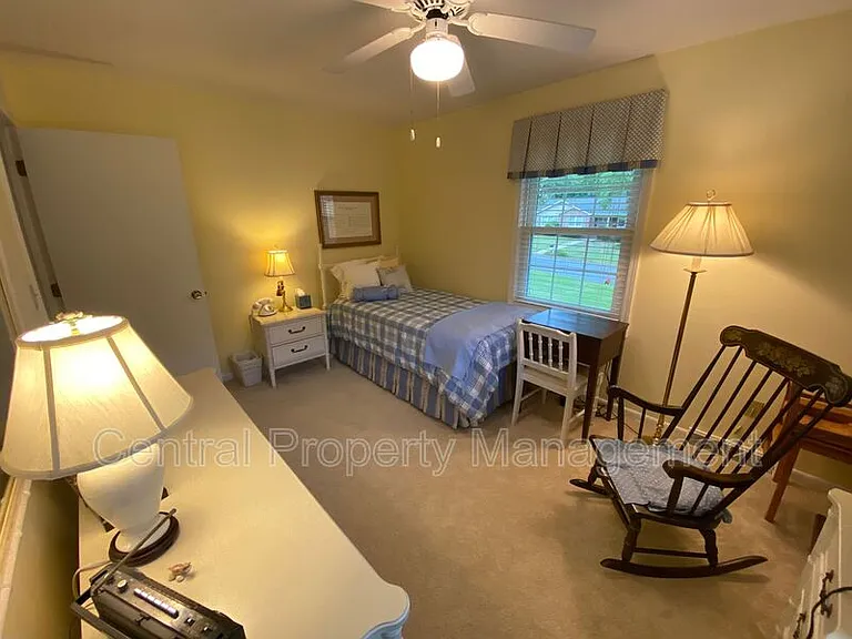 4724 Coach Hill Dr — Photo 40