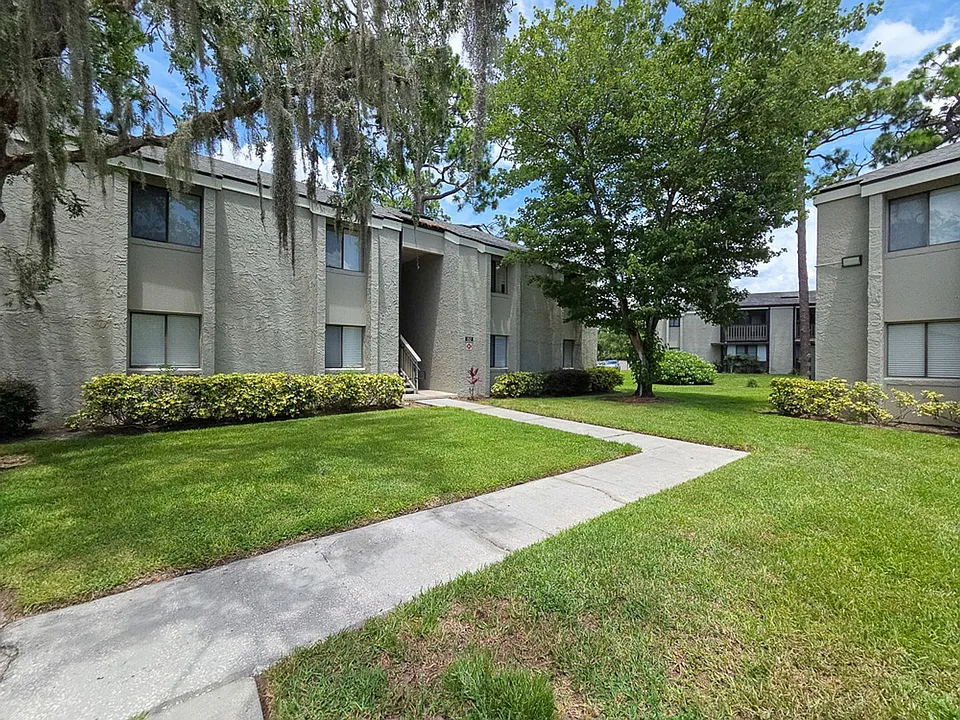 152 Springwood Cir #D