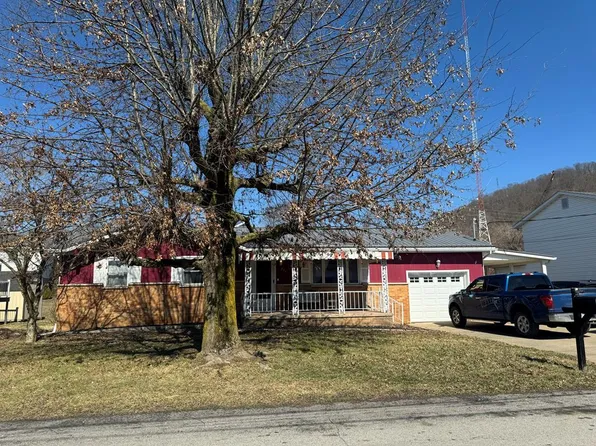 251 Lang Dr, New Martinsville, WV 26155