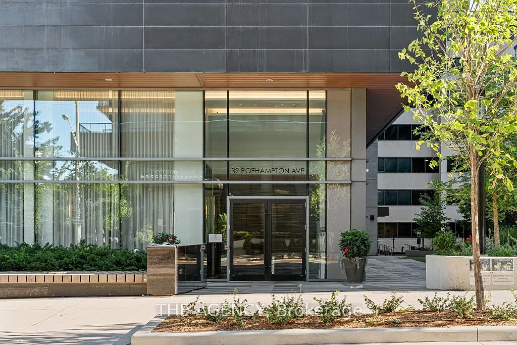 Building Photo - 39 Roehampton Ave #4506