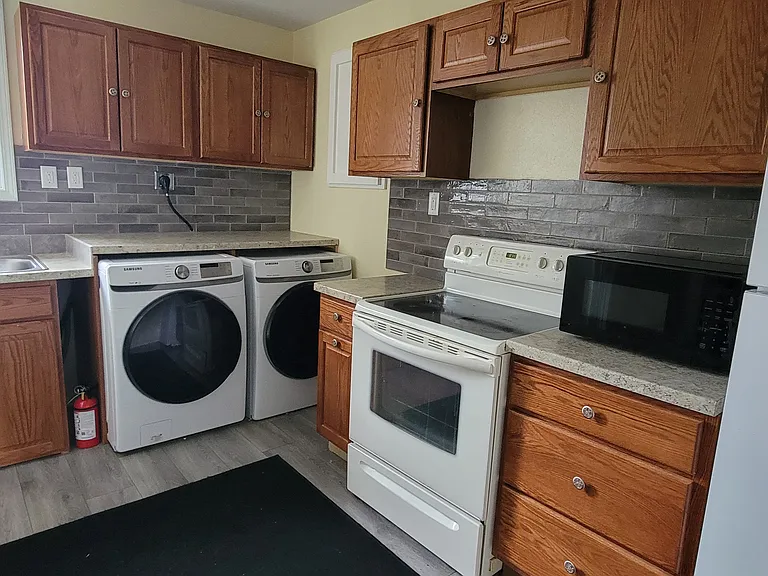 602 SE 7th St #B — Photo 3