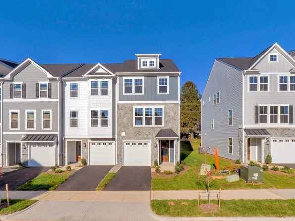 3191 Acadia Dr, Charlottesville, VA 22911