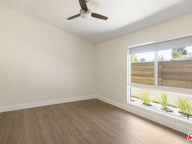 22427 De Kalb Dr — Photo 21