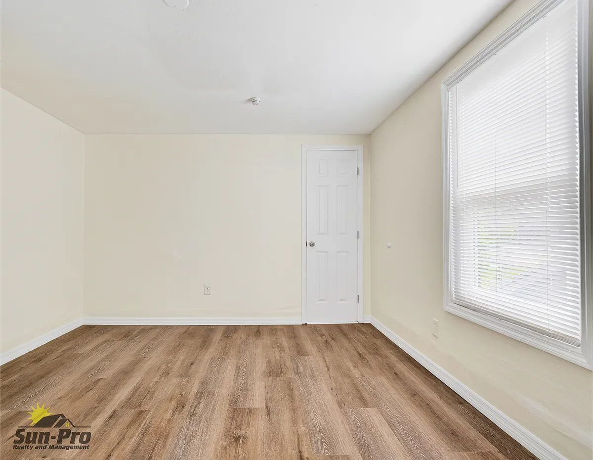 Building Photo - 213 Live Oak Ave #B