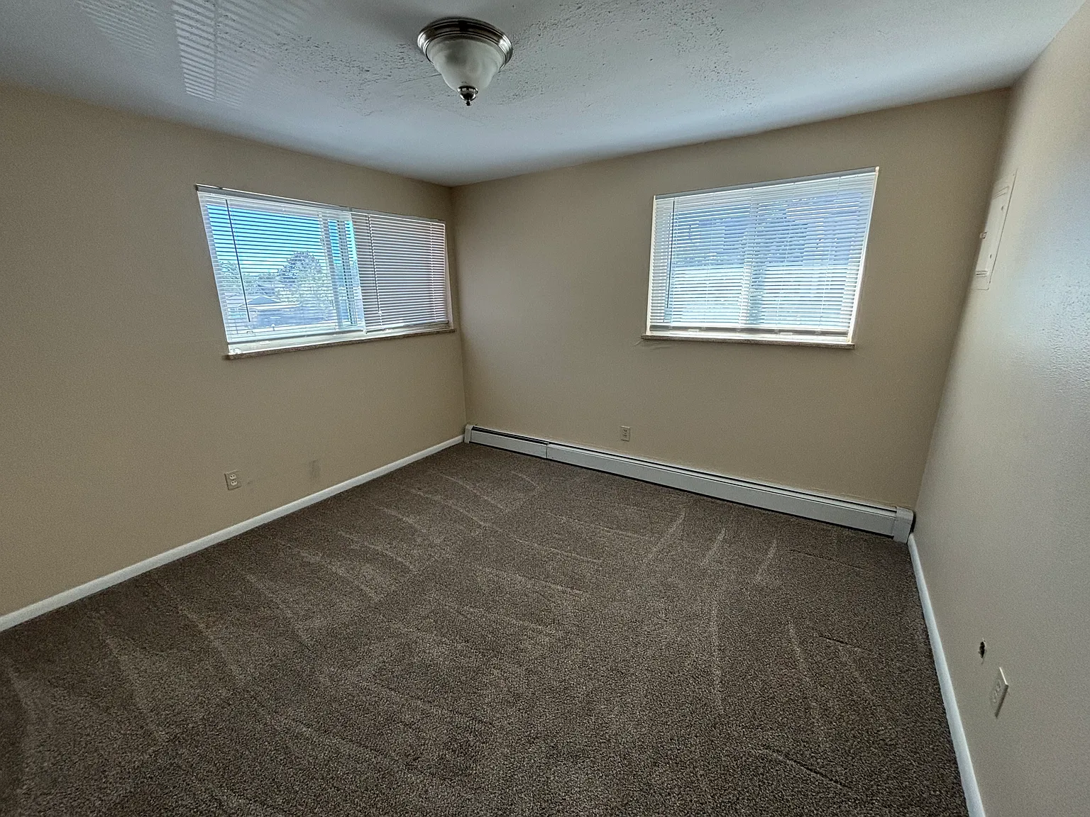32 Valentine Ln — Photo 4