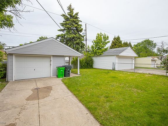 3rd image of 13611 Shady Oak Blvd