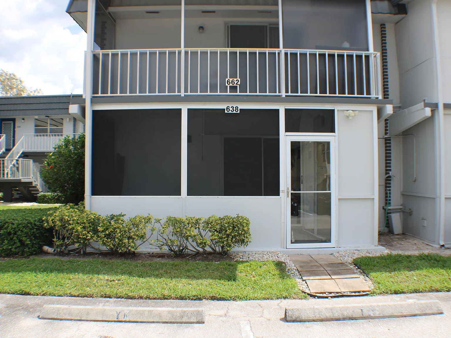1 bed, 1.5 bath, 720 sqft, $1,450 — Photo 2