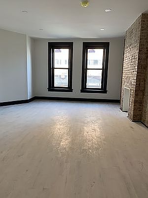 2nd image of 126 Wyckoff Ave #2R