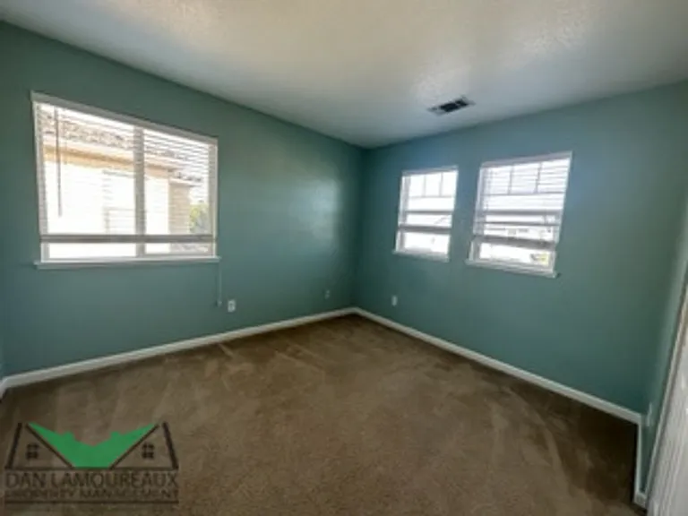 1826 Lowe Dr — Photo 11