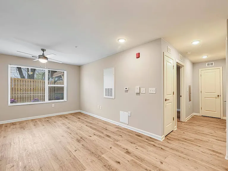 Hawkins Pointe — Photo 4