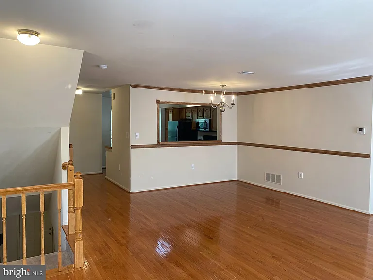 5623 Gresham Ln — Photo 11