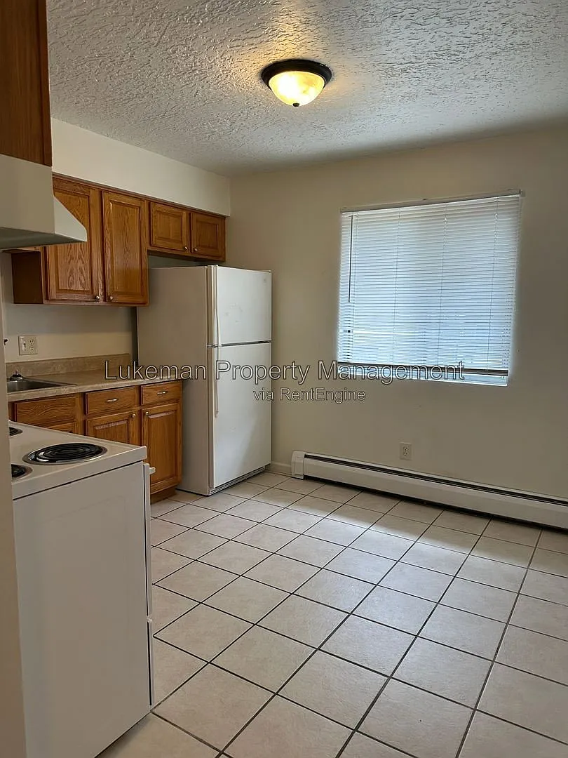 2 bed, 1.0 bath, 950 sqft, $950 — Photo 4