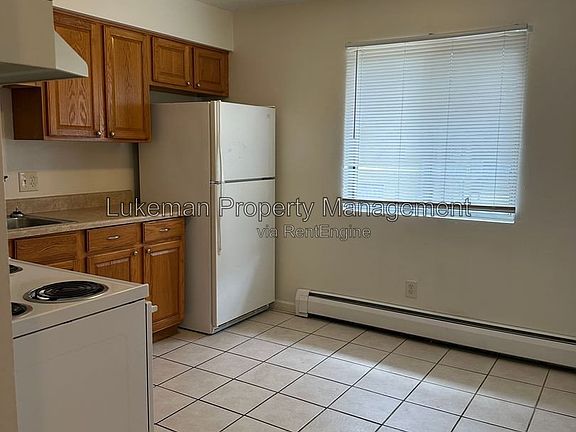 4th image of 1405 Huntington Ave APT 3