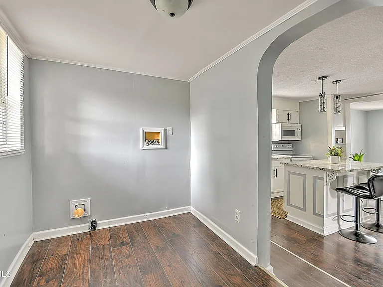 1208 Riverside Ave — Photo 17