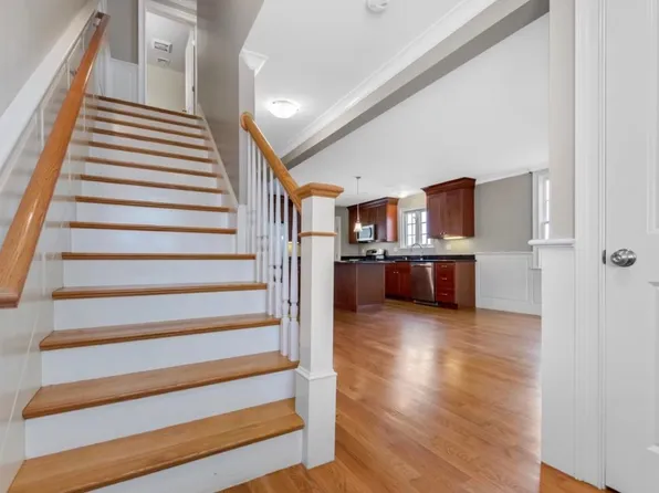 13-17 Cook St, Newton, MA 02458