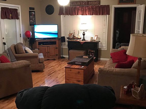 4th image of 8001 Carolina Ave