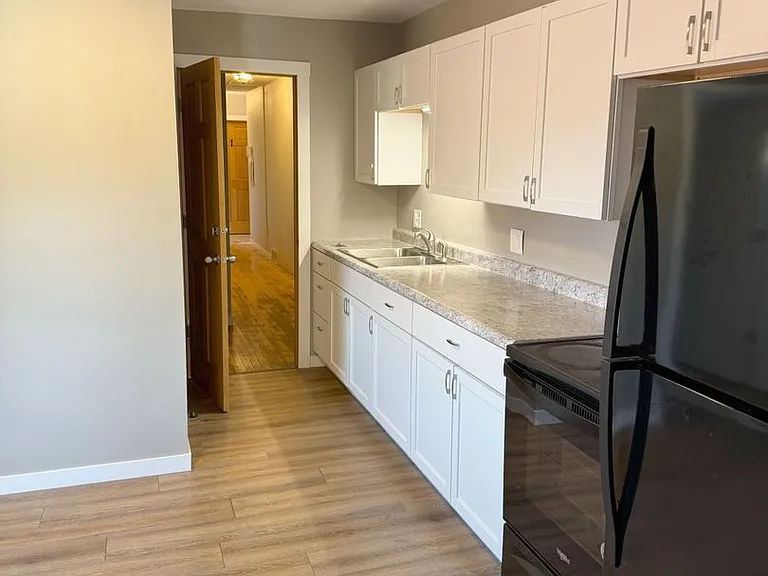 313 Main St — Photo 2
