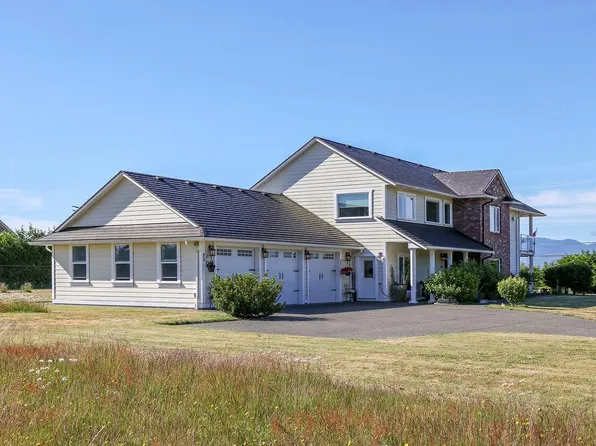 1167 Tara Rd, Comox Valley, BC V9M 3T5