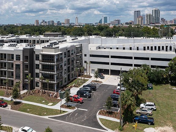 Experience modern living in this prime location, where contemporary design meets urban convenience.