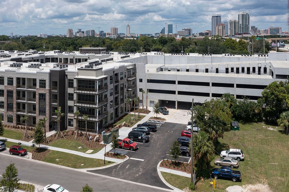 Experience modern living in this prime location, where contemporary design meets urban convenience.