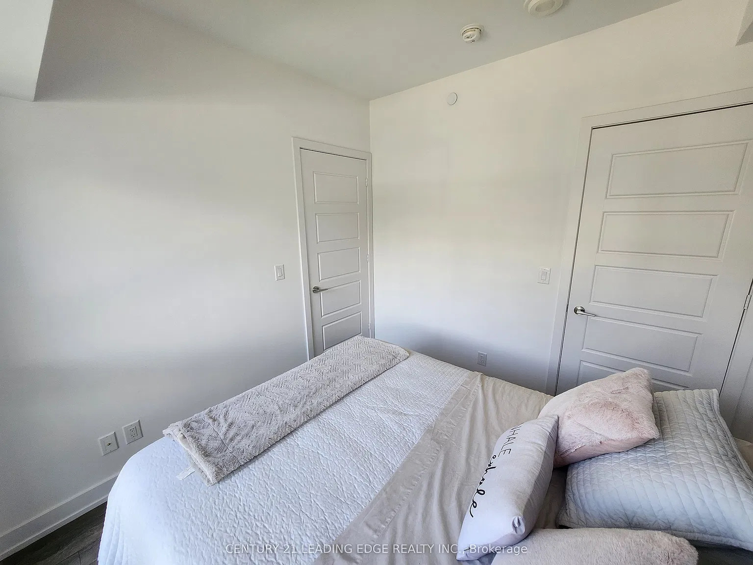2 bed, $2,300 — Photo 2