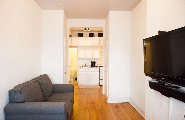 Rented by Roselyn  Fortuna LLC | media 23