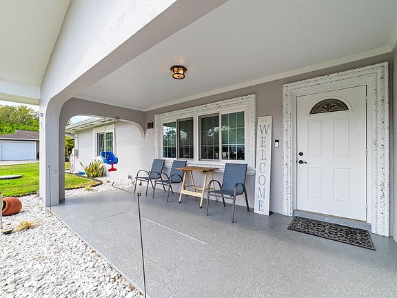 2nd image of 411 SW Lucero Drive