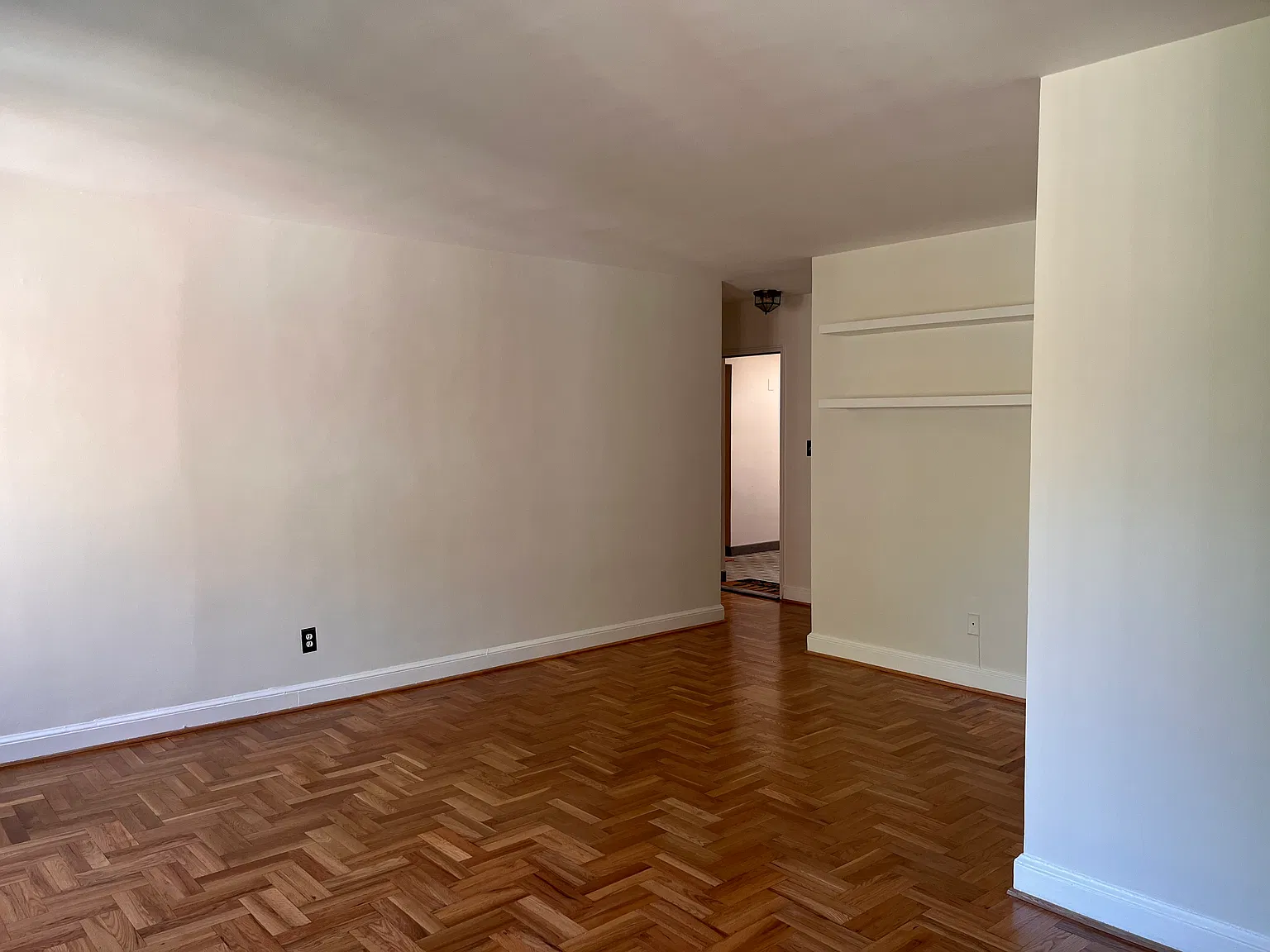 1 bed, 641 sqft, $1,925 — Photo 3