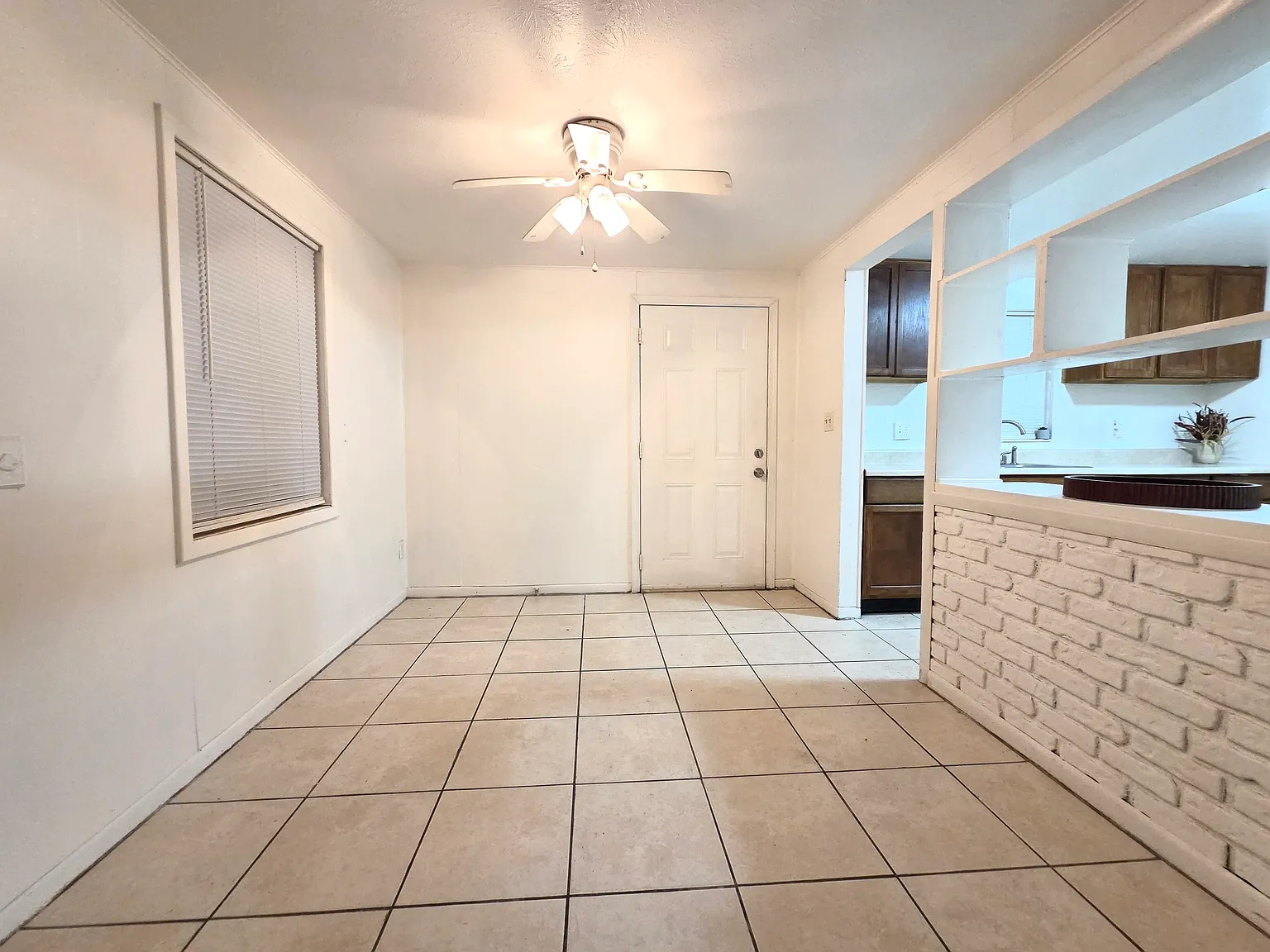 3 bed, 1.5 bath, 1285 sqft, $1,545 — Photo 4