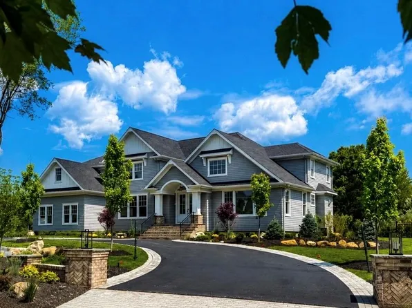 25 Jareds Path, Brookhaven, NY 11719