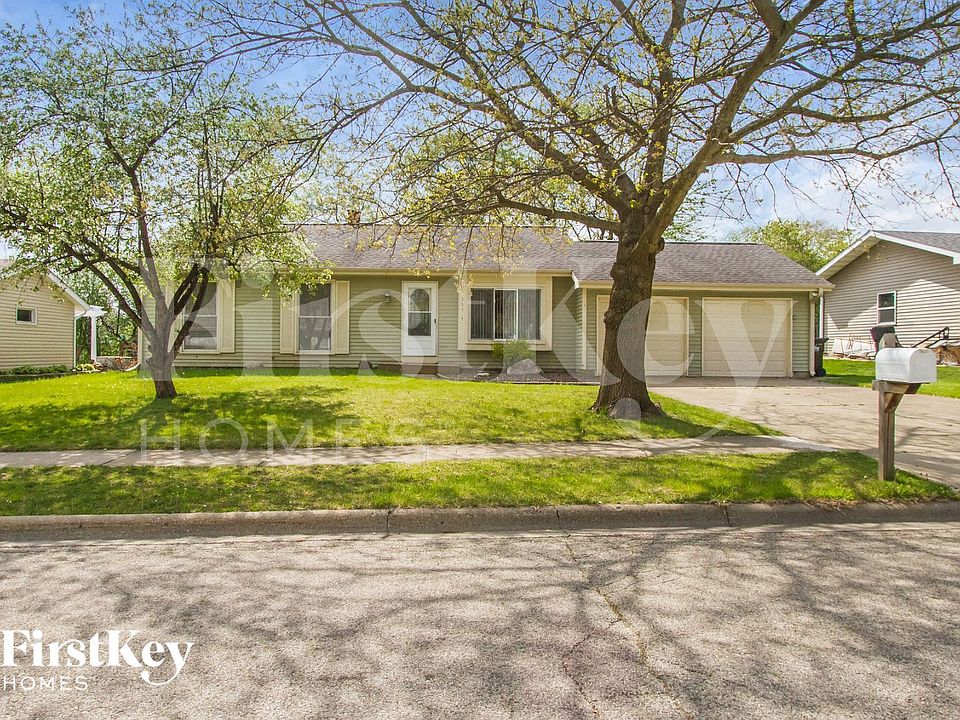 1st image of 303 N Bromley Dr