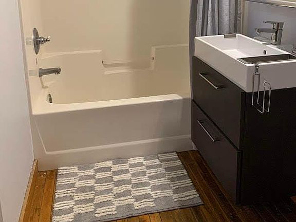 3rd image of 523 Jackson St APT 206