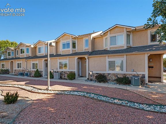 2nd image of 1034 Fountain Mesa Rd