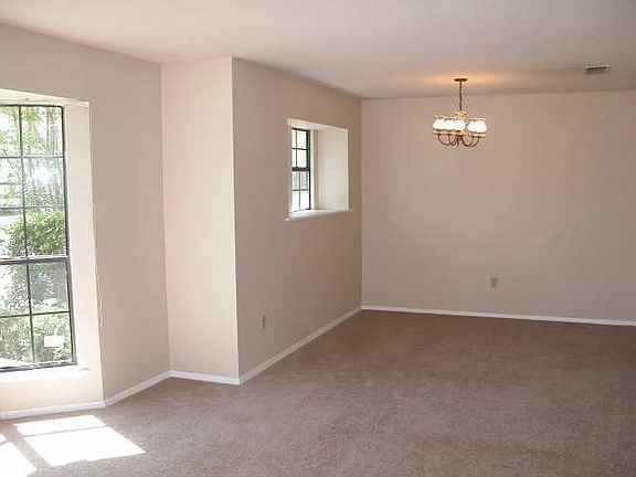 3rd image of 103 Beechmont Cir