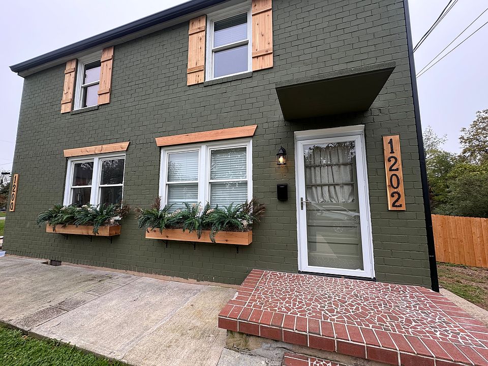 1st image of 1200-2 Preston St #1202