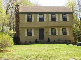 9 Turkey Roost Rd, Sandy Hook, CT 06482