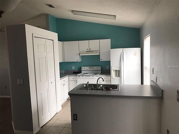 3rd image of 2561 Groveland Ave