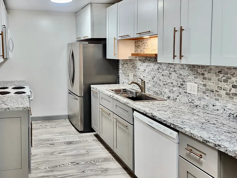 866 Southwood Blvd #3 — Photo 3