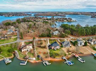 9537 Island Point Rd, Sherrills Ford, NC 28673